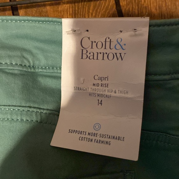 NWT Croft & barrow size 14 Capri, mid rise, hits mid calf.  56% cotton NWT - Picture 3 of 8